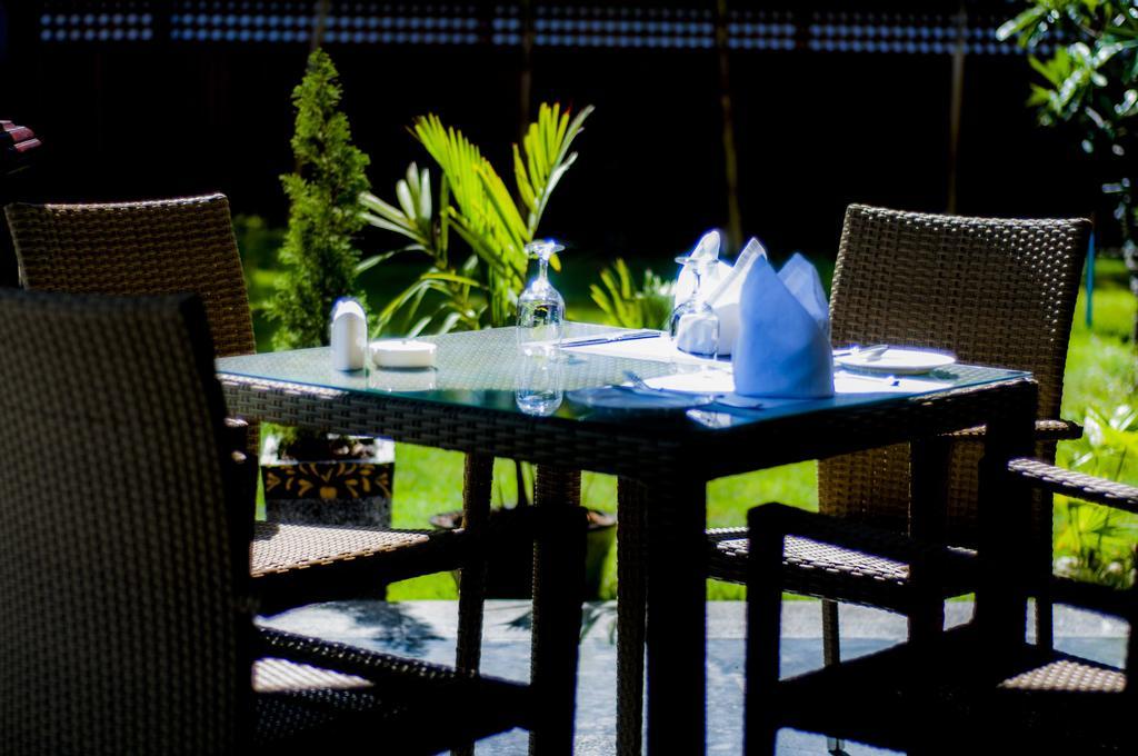 เมอร์เชียล รีทรีตแอนด์รีสอร์ต งาปาลี Hotel งาปาลิ ภายนอก รูปภาพ