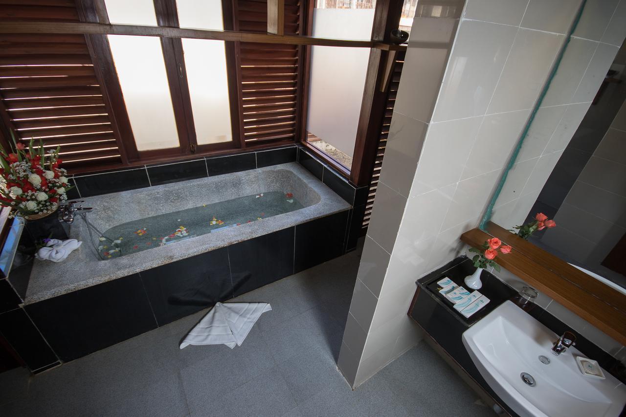 เมอร์เชียล รีทรีตแอนด์รีสอร์ต งาปาลี Hotel งาปาลิ ภายนอก รูปภาพ